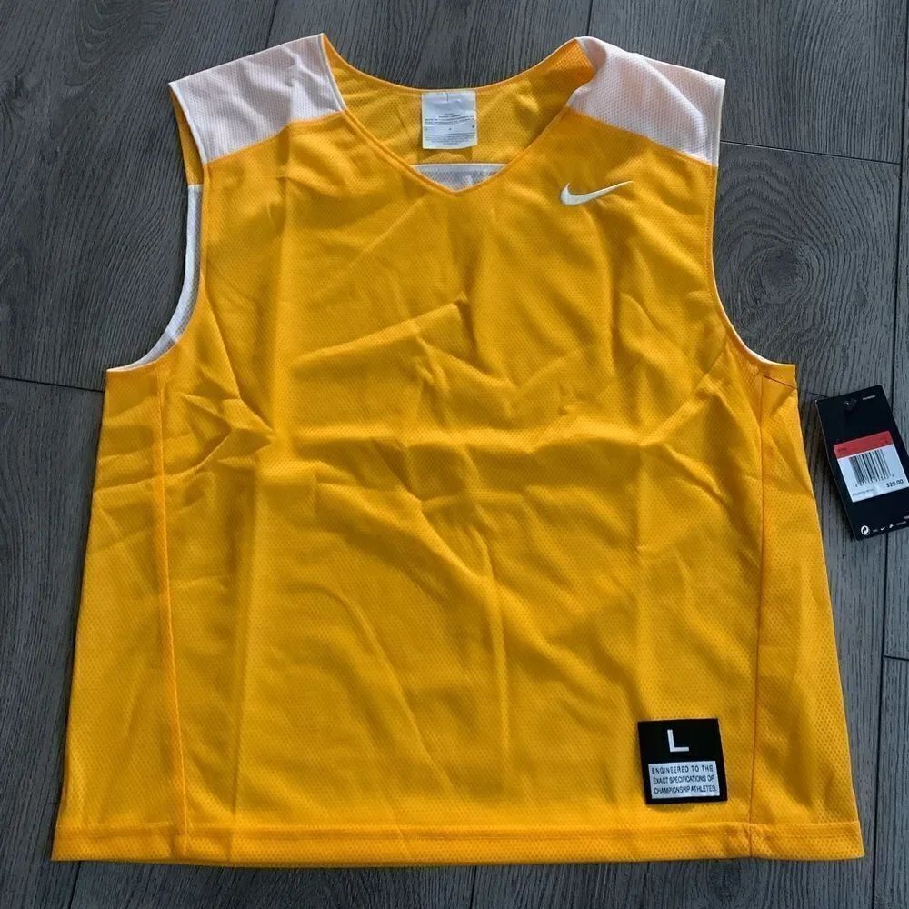Nike lacrosse t shirt reversible perfect for any sport practice